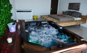 Rooftop Luxe Verduron Jacuzzi Spa